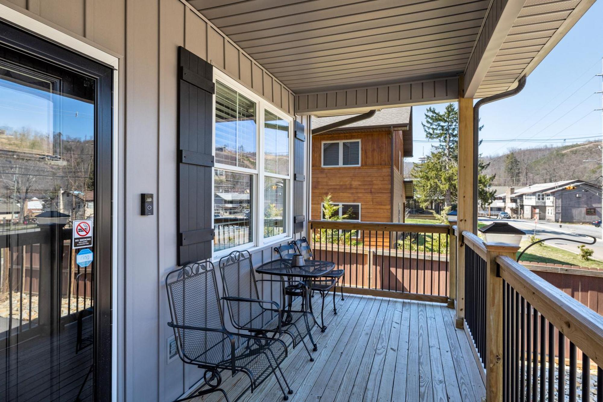 Bear Pass Is A 3 Bed 2 Bath Craftsman Style Home Located Within Walking Distance To Dt Gatlinburg Buitenkant foto